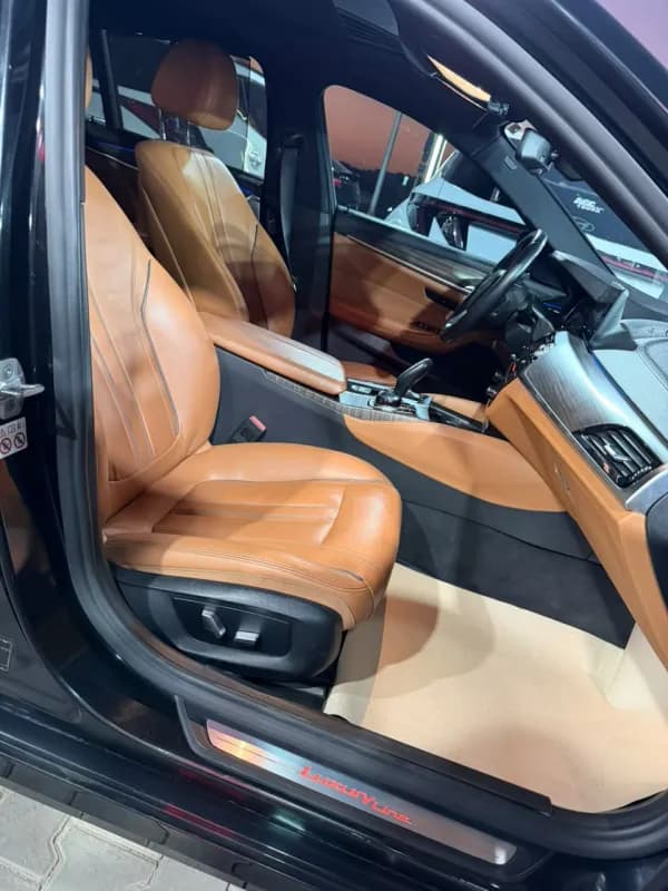 BMW 520i 2018 Luxury Darkred Automatic — Used