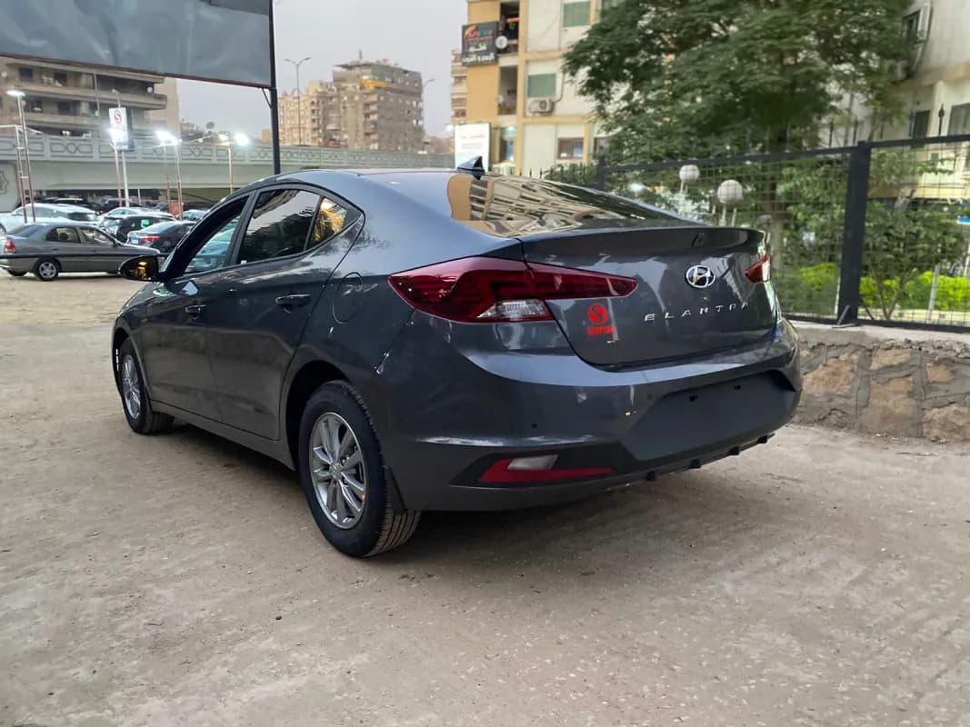 Hyundai Elantra AD 2027 Modern Gray Automatic — New