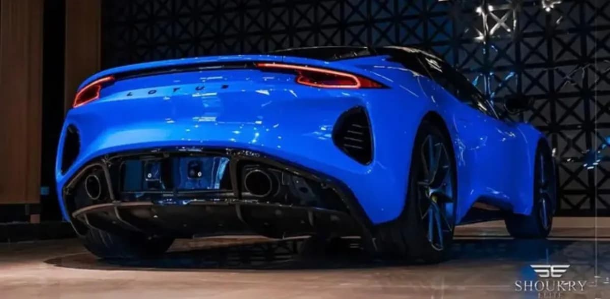 Lotus Emira 2024 s Blue Automatic — Used
