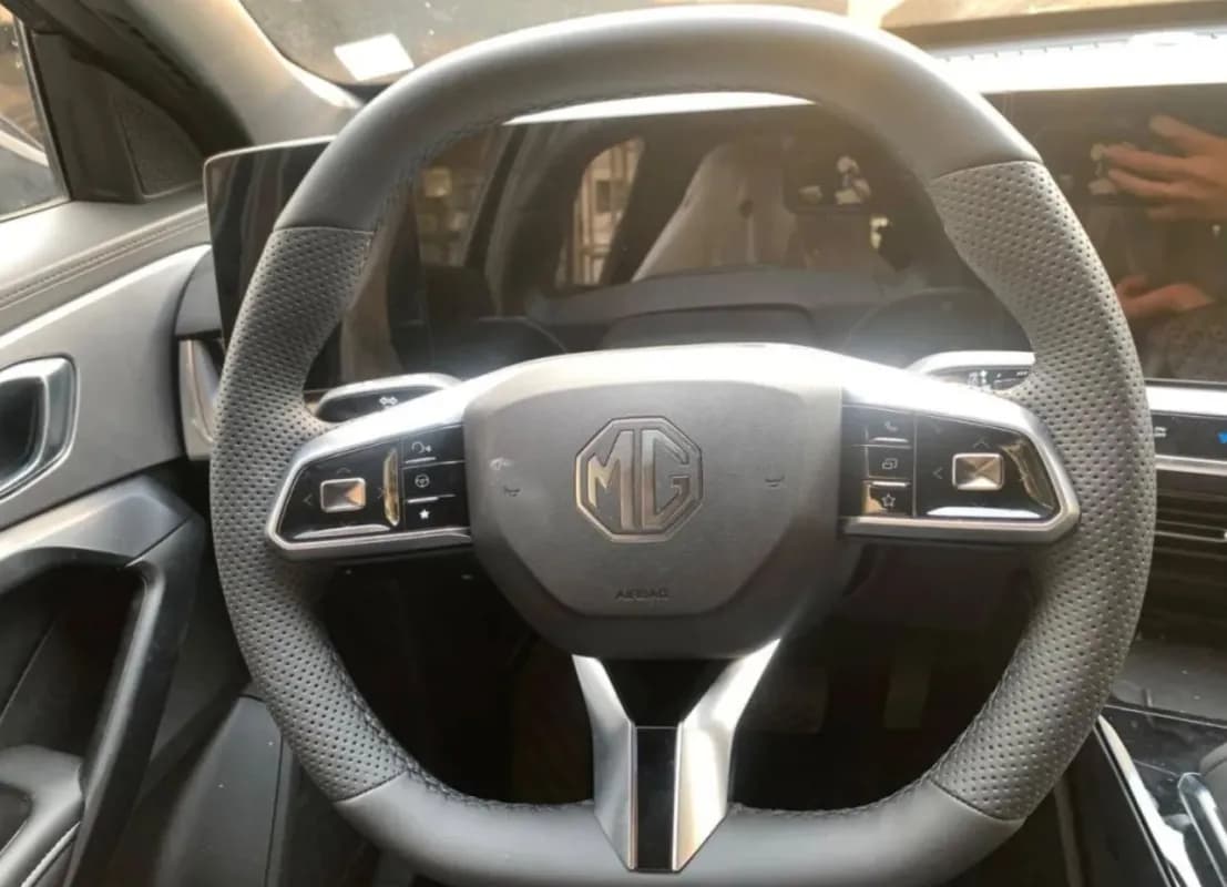MG ONE 2027 luxury Black Automatic — New