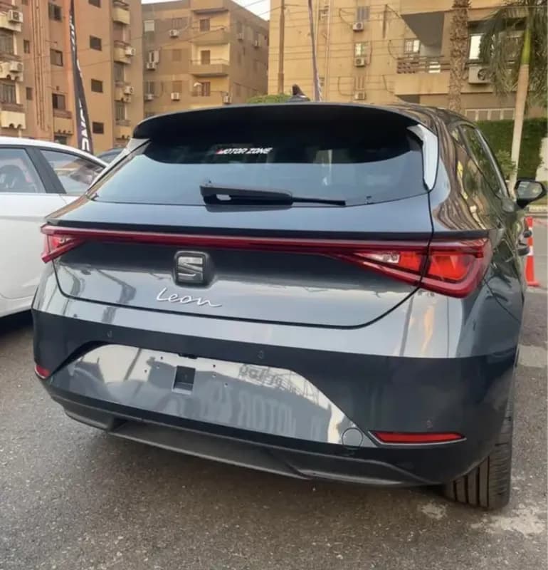 Seat Leon 2026 Advanced Gray Automatic — New