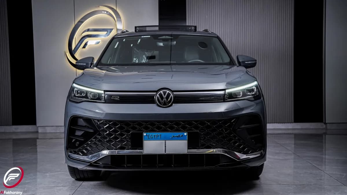 Volkswagen Tiguan 2025 R line Cement Gray Automatic — Used