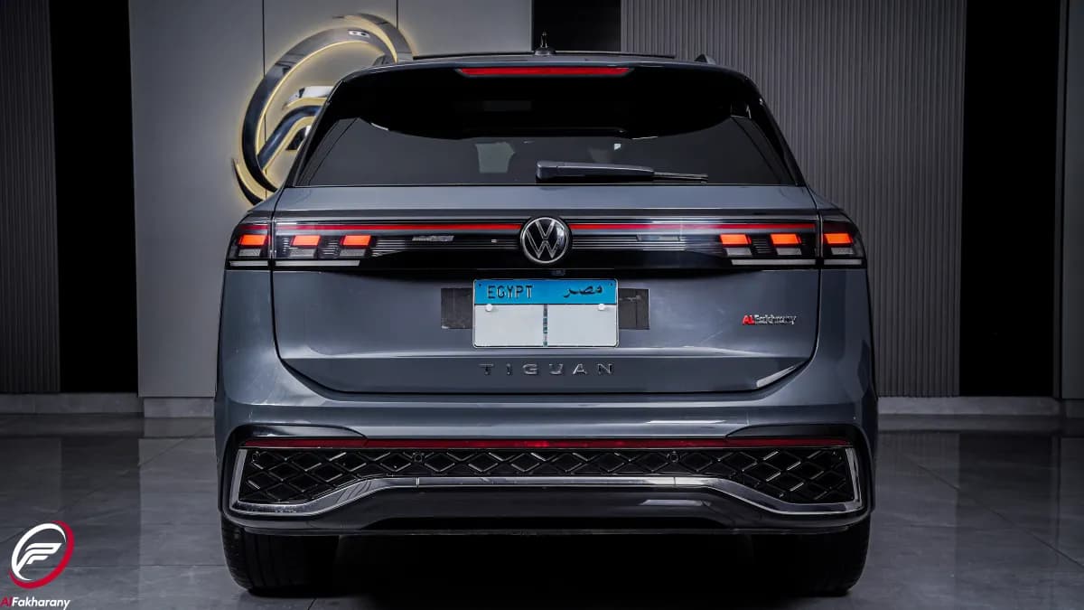 Volkswagen Tiguan 2025 R line Cement Gray Automatic — Used