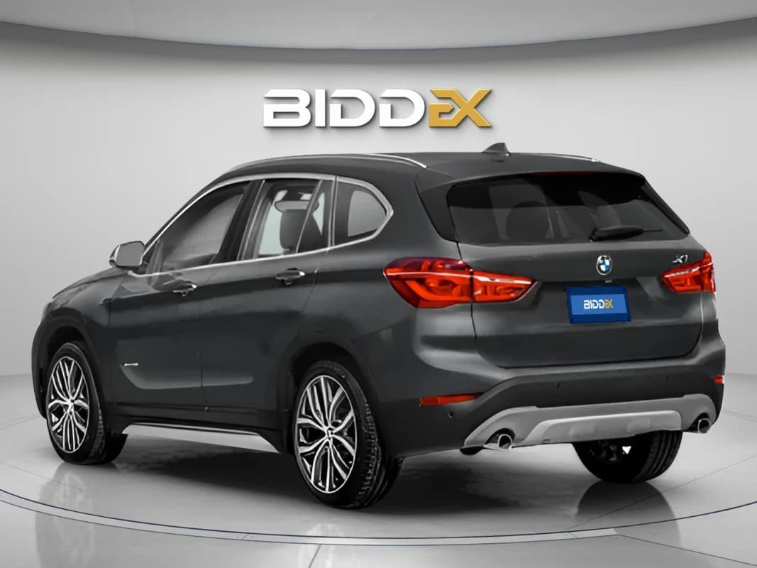بي ام دبليو X1 2018 بي ام دابليو X1 أسود ناقل حركة مزدوج القابض — مستعملة