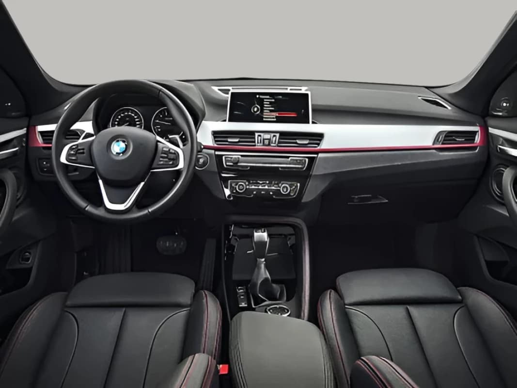 بي ام دبليو X1 2018 بي ام دابليو X1 أسود ناقل حركة مزدوج القابض — مستعملة