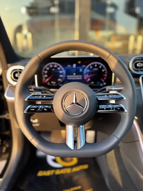مرسيدس بنز C200 2026 بريميوم بلس أسود أوتوماتيك — جديدة