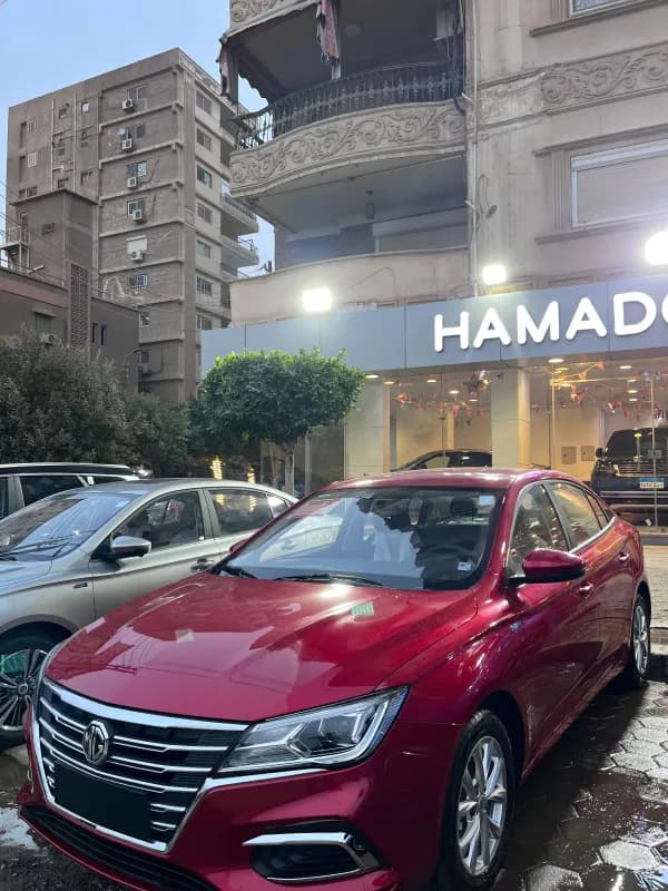 ام جي 5 2027 لاكشري أحمر أوتوماتيك — جديدة