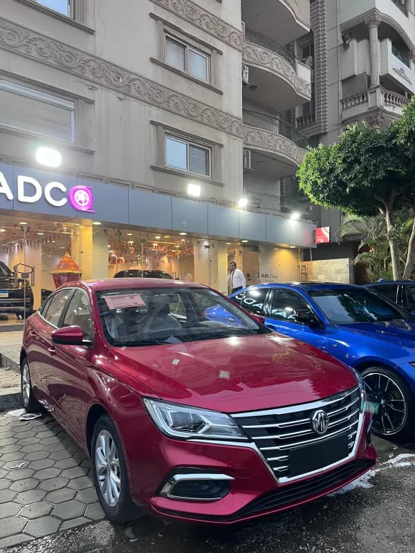 ام جي 5 2027 لاكشري أحمر أوتوماتيك — جديدة