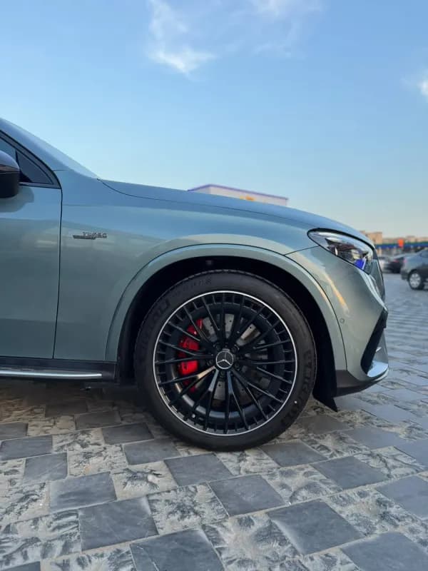 مرسيدس بنز GLC 43 2026 اي ام جي كوبيه أخضر أوتوماتيك — جديدة
