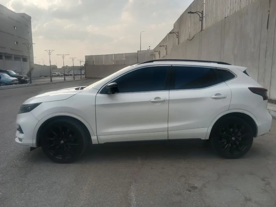 نيسان قاشقاي 2021 ان سبورت أبيض أوتوماتيك — مستعملة