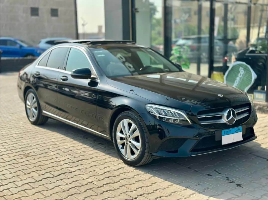 مرسيدس بنز C180 2019 افنتجارد بلس أسود أوتوماتيك — مستعملة