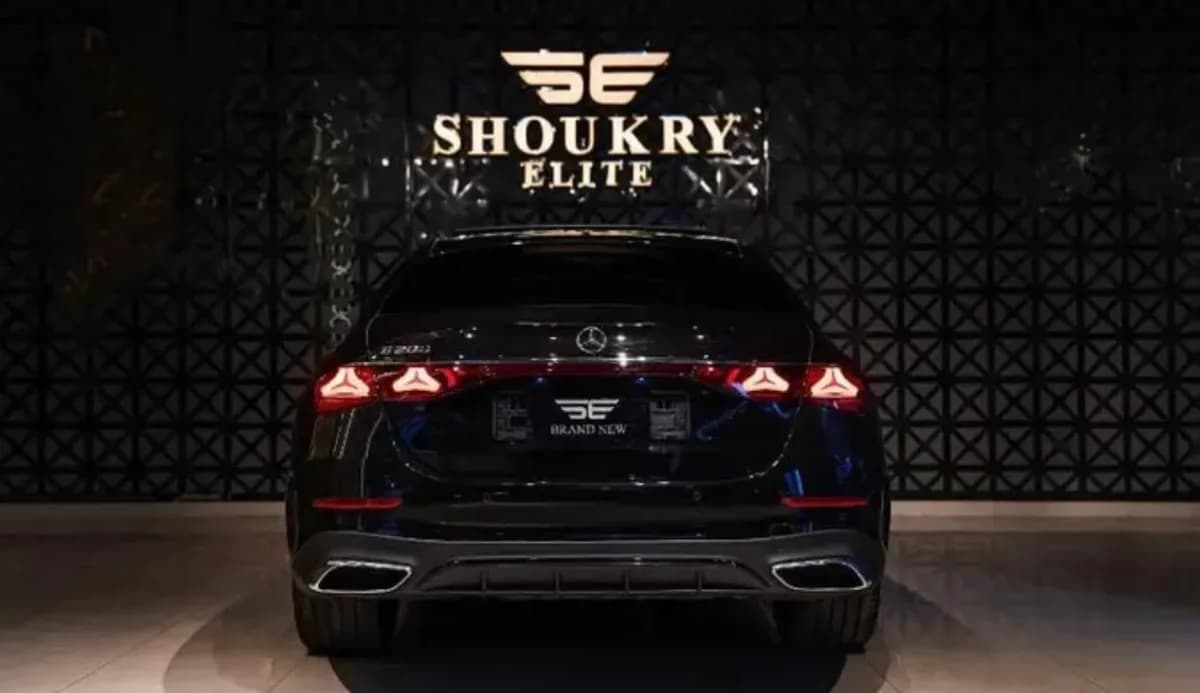مرسيدس بنز E200 2026 ايه ام جي أسود أوتوماتيك — جديدة