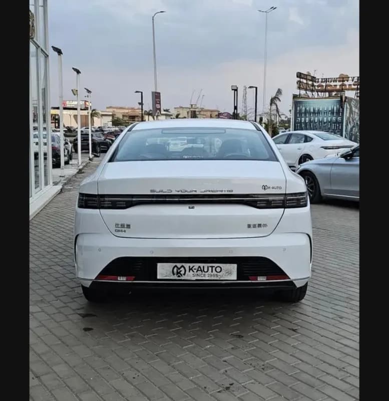 بي واي دي ديستروير 05 2026 دي أم - اي أبيض أوتوماتيك — جديدة