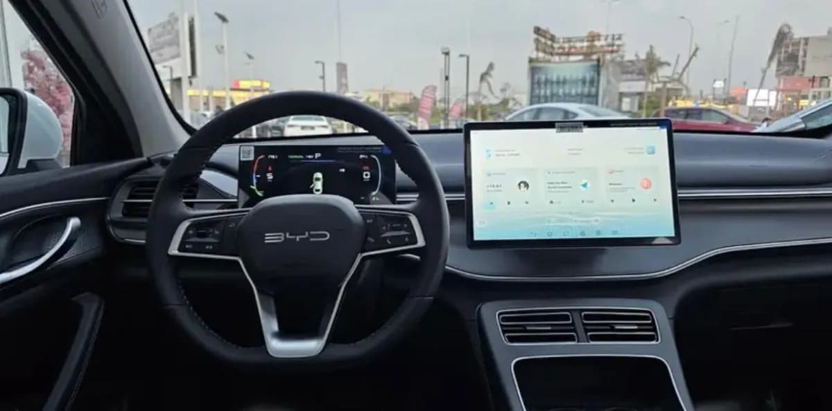 بي واي دي ديستروير 05 2026 دي أم - اي أبيض أوتوماتيك — جديدة