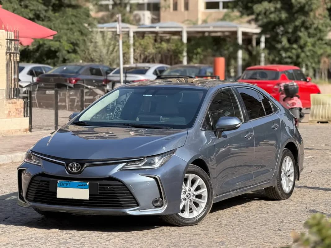 تويوتا كورولا 2021 سمارت ويز روف رمادي أوتوماتيك — مستعملة
