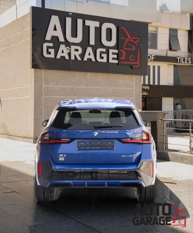 بي ام دبليو X1 2025 ام سبورت باكيدج أزرق أوتوماتيك — جديدة