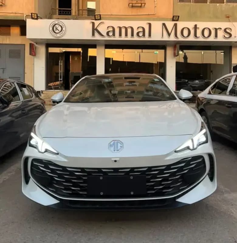 ام جي 7 2027 لاكشري أبيض أوتوماتيك — جديدة