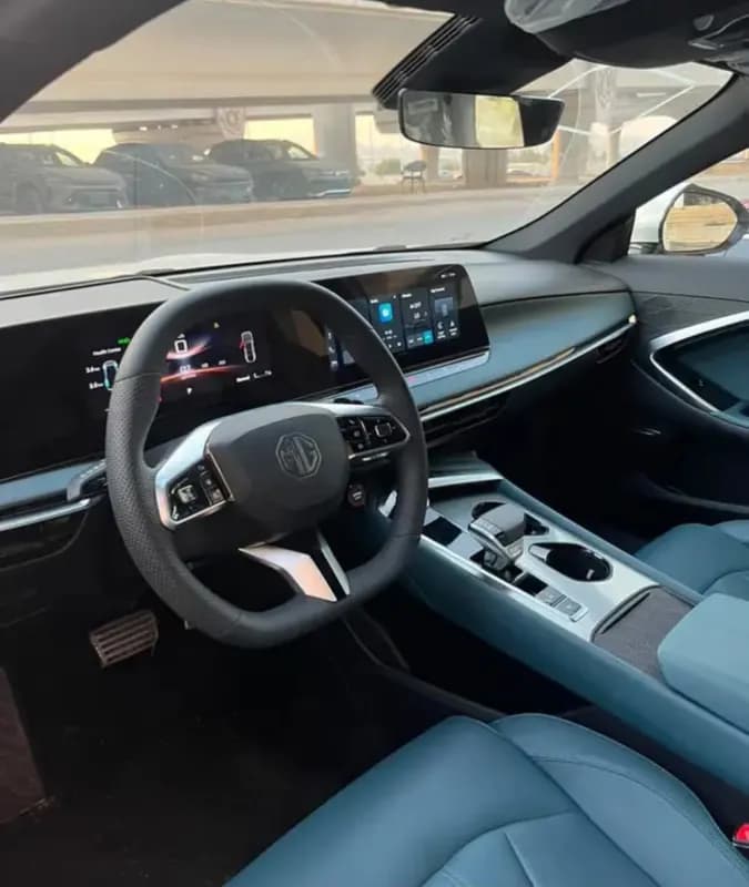 ام جي 7 2027 لاكشري أبيض أوتوماتيك — جديدة