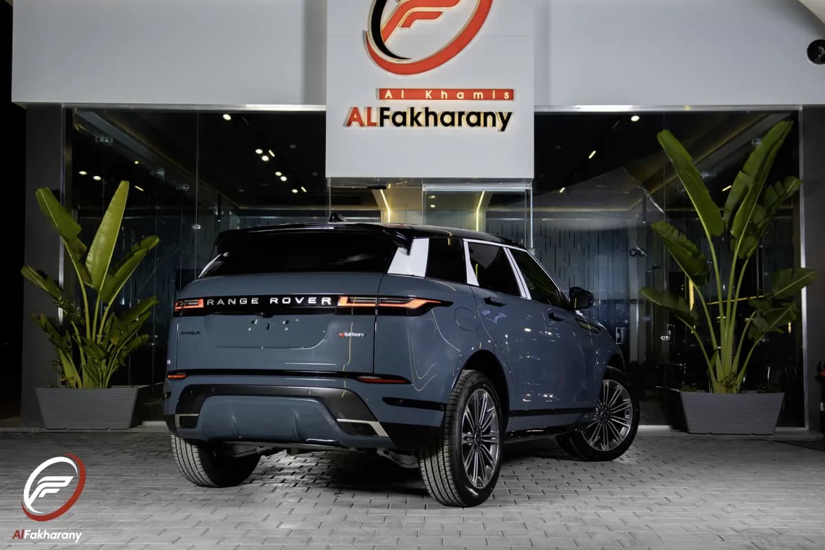 لاند روفر ايفوك 2026 اس اي رمادي إسمنتي أوتوماتيك — جديدة
