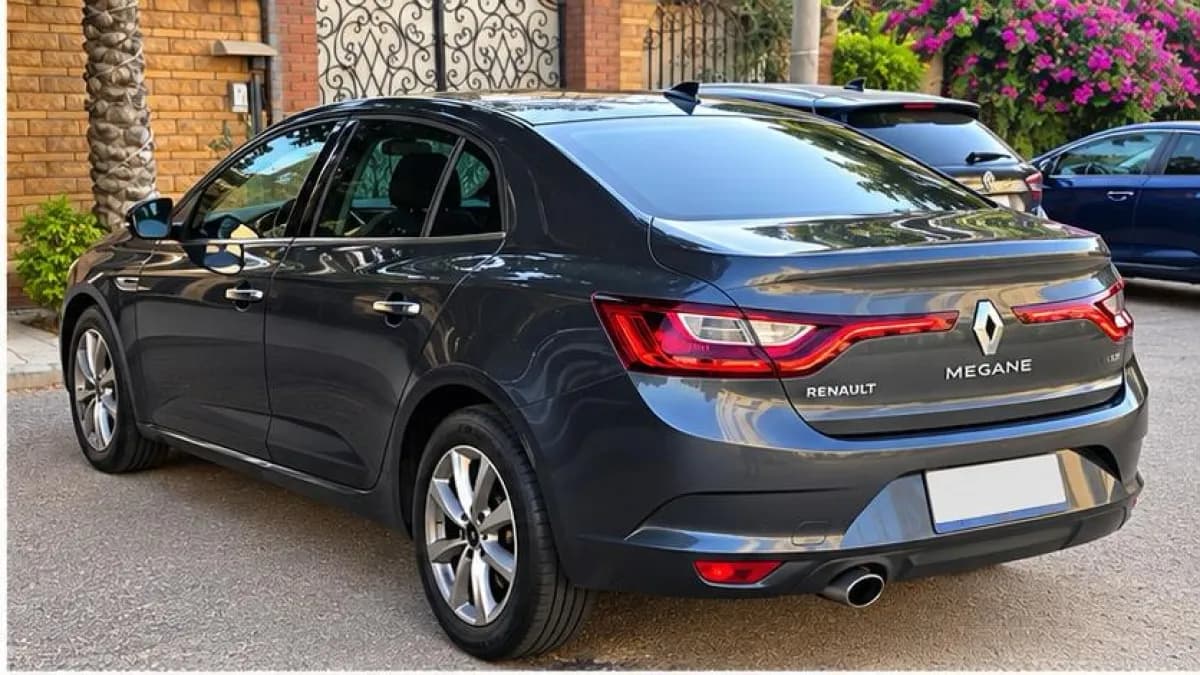 رينو ميجان 2019 توب لاين رمادي ناردو أوتوماتيك — مستعملة