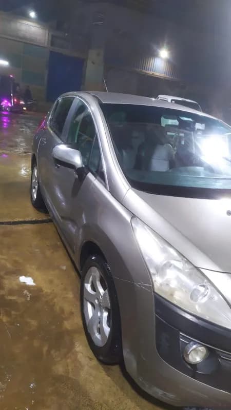 بيجو 3008 2011 اكتيف ذهبي أوتوماتيك — مستعملة