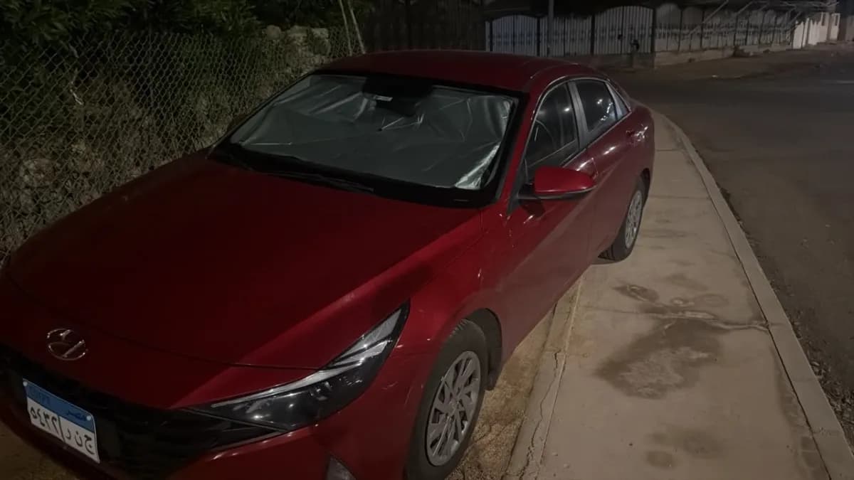 هيونداي إلنترا سي ان 7 2021 بلااز أحمر غامق أوتوماتيك — مستعملة