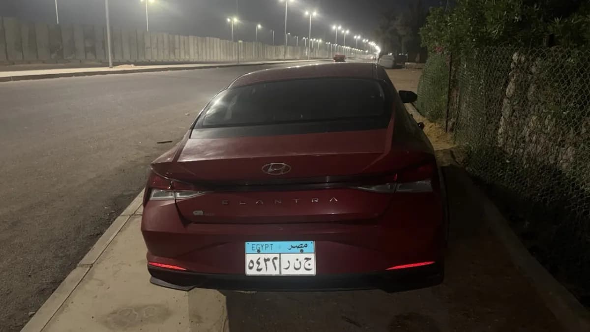 هيونداي إلنترا سي ان 7 2021 بلااز أحمر غامق أوتوماتيك — مستعملة