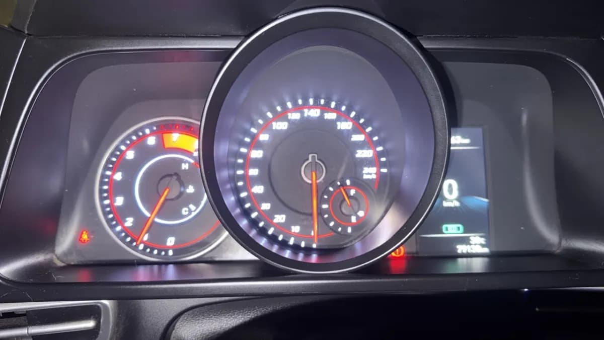 هيونداي إلنترا سي ان 7 2021 بلااز أحمر غامق أوتوماتيك — مستعملة