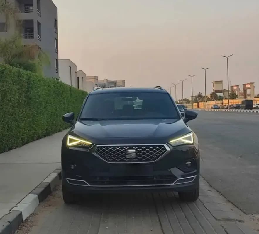 سيات تراكو 2023 اف ار رمادي أوتوماتيك — مستعملة