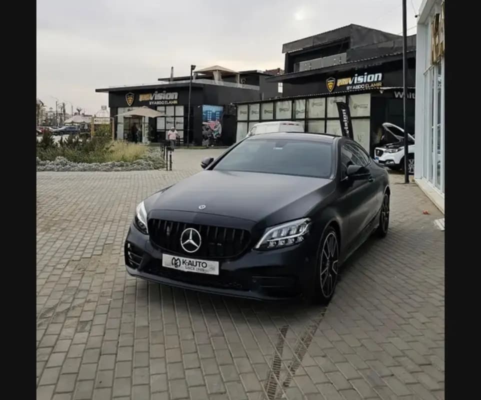مرسيدس بنز C300 2020 اي ام جي أسود أوتوماتيك — مستعملة
