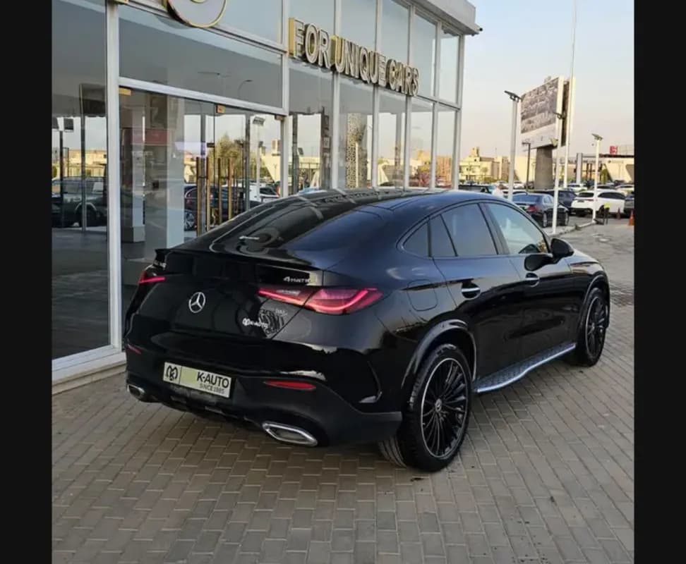 مرسيدس بنز GLC 300 2025 ايه ام جي أسود أوتوماتيك — مستعملة
