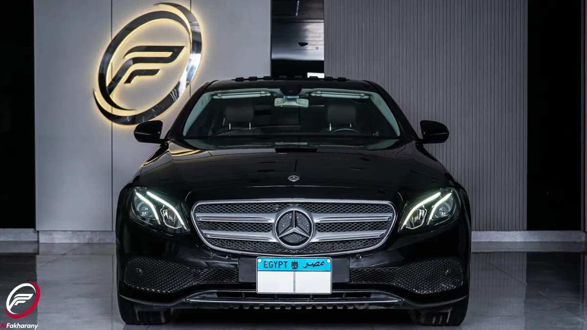 مرسيدس بنز E180 2019 افنتجارد أسود أوتوماتيك — مستعملة