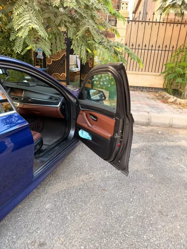 بي ام دبليو 520i 2014 ام سبورت أحمر أوتوماتيك — مستعملة