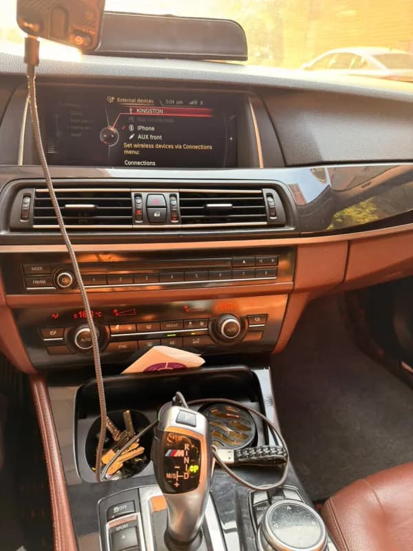 بي ام دبليو 520i 2014 ام سبورت أحمر أوتوماتيك — مستعملة