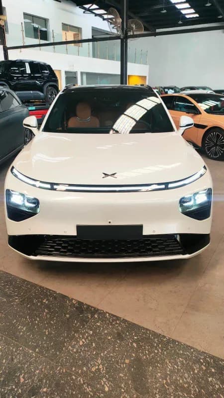 اكسبينج جي 9 2026 بريميم أبيض أوتوماتيك — جديدة