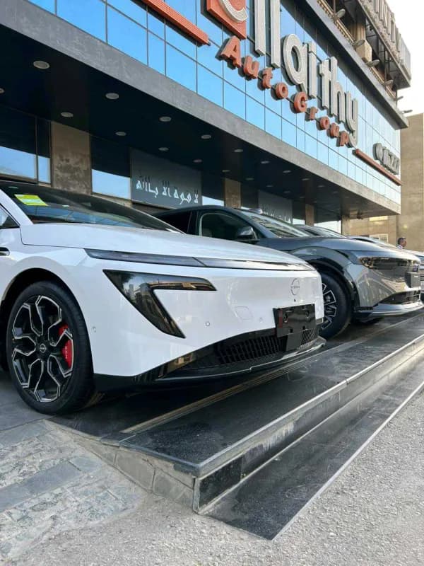 نيسان ان 7 2025 ماكس أبيض أوتوماتيك — جديدة