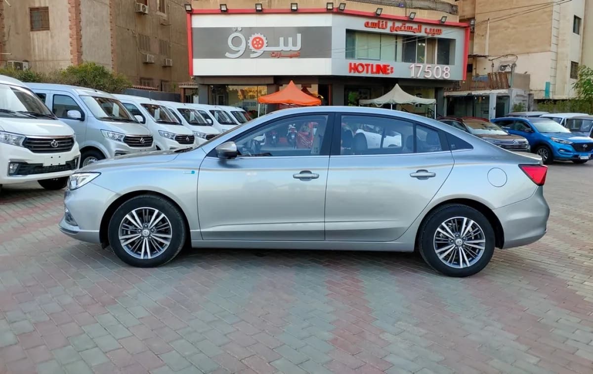 ام جي 5 2026 لاكشري فضي أوتوماتيك — مستعملة