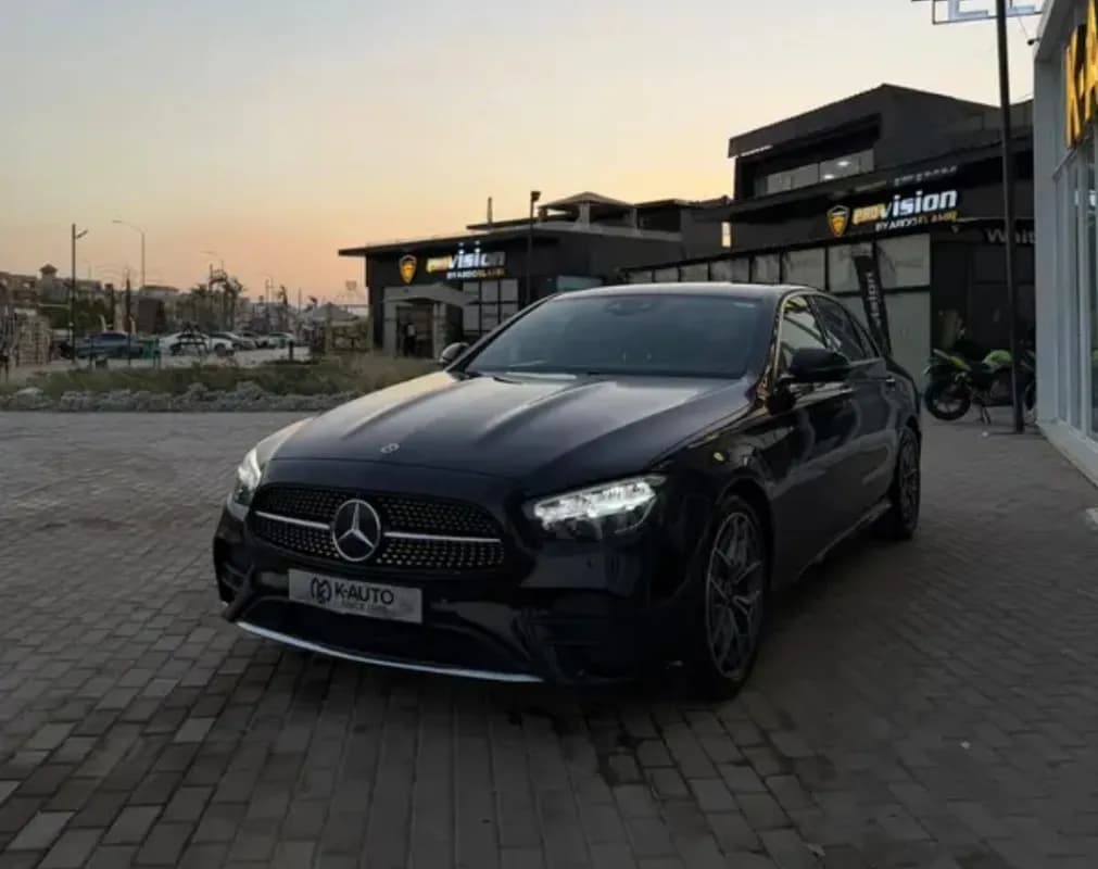 مرسيدس بنز E200 2020 ايه ام جي أسود أوتوماتيك — مستعملة