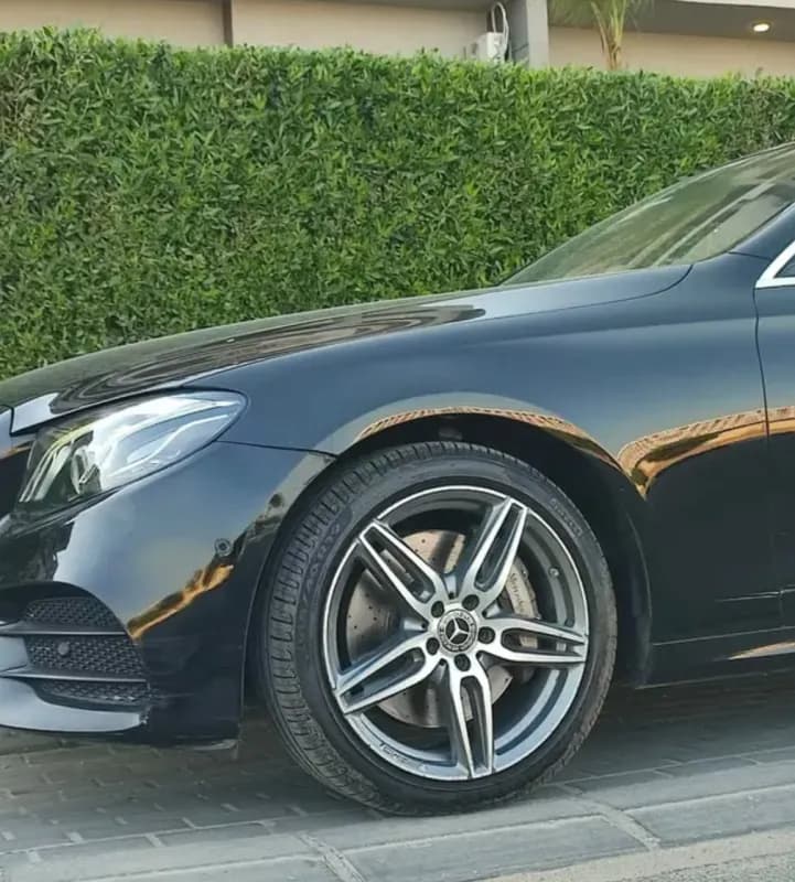 مرسيدس بنز E200 2018 ايه ام جي أسود أوتوماتيك — مستعملة