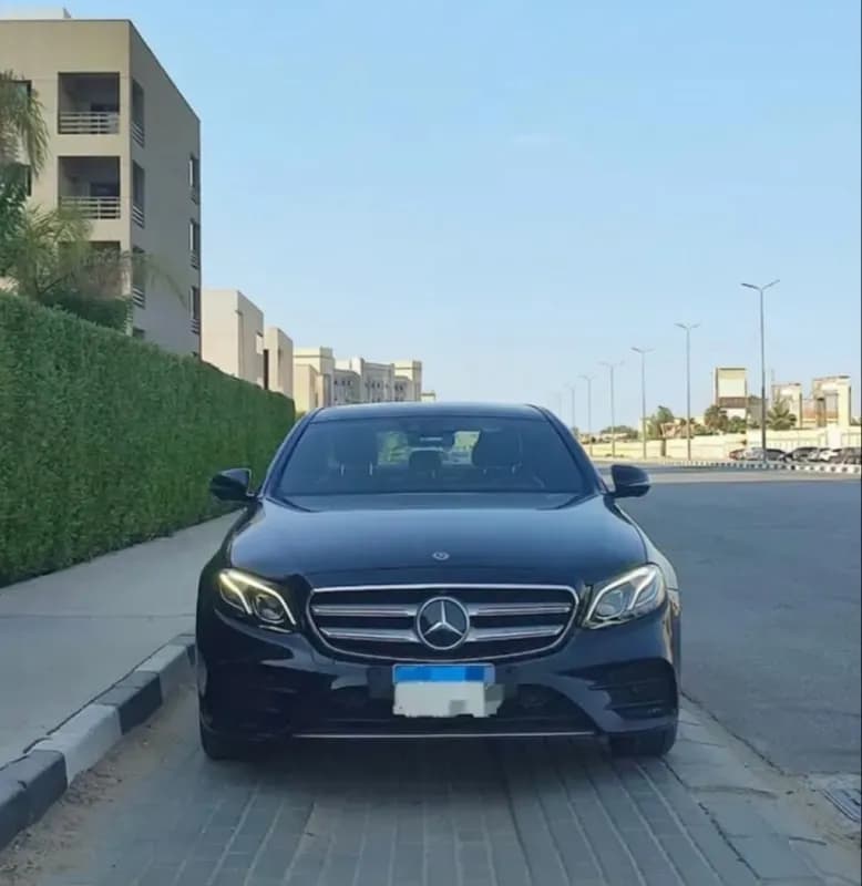 مرسيدس بنز E200 2018 ايه ام جي أسود أوتوماتيك — مستعملة