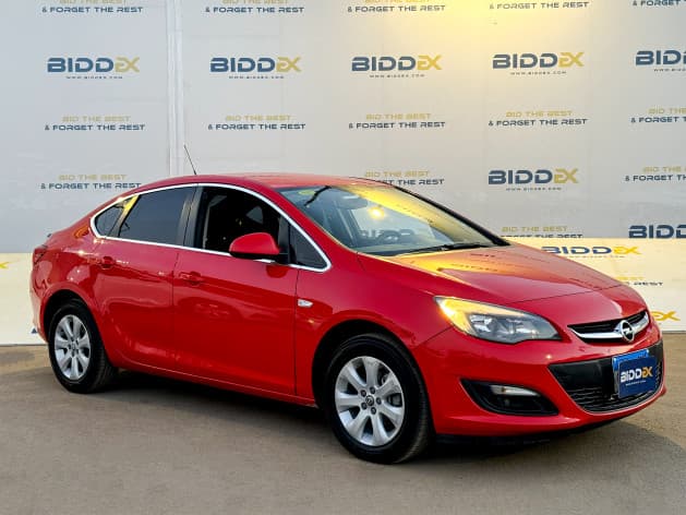 Opel Astra 2020 توب لاين أحمر أوتوماتيك — مستعملة - 1