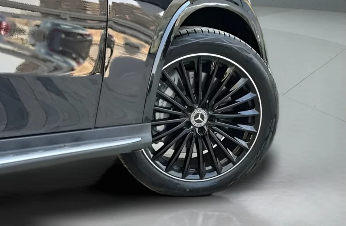 مرسيدس بنز GLC 300 2025 ايه ام جي أسود أوتوماتيك — جديدة