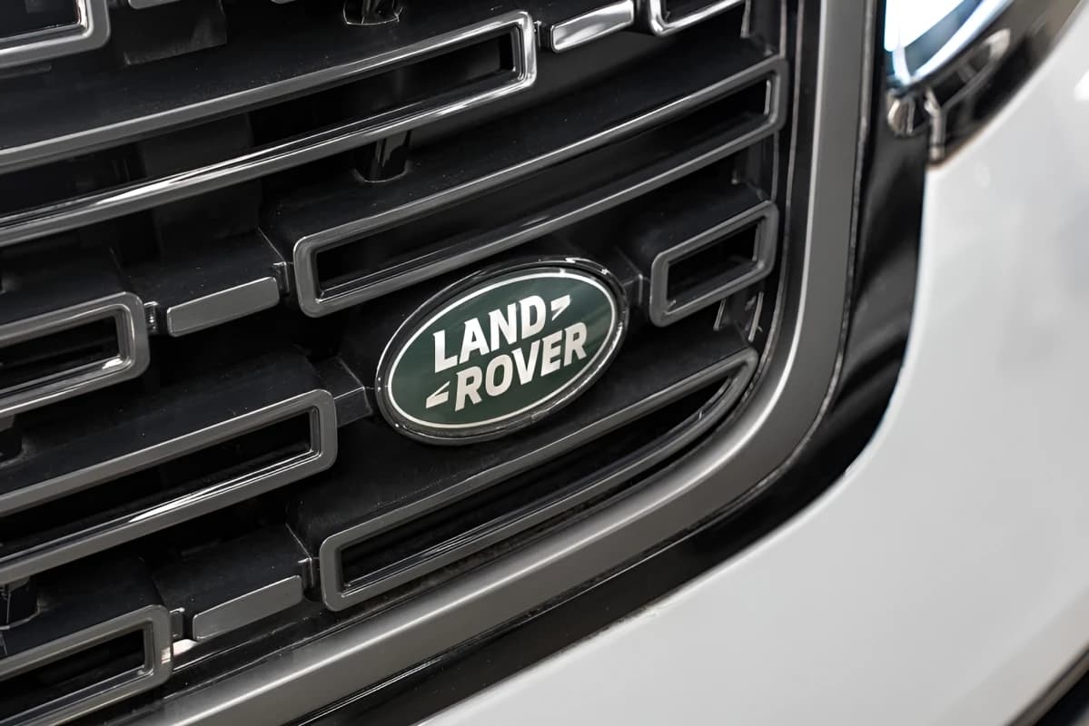 رينج روفر فيلار 2025