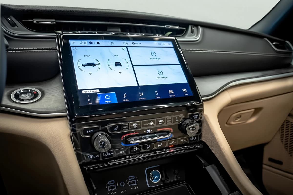 جيب جراند شيروكي 2024