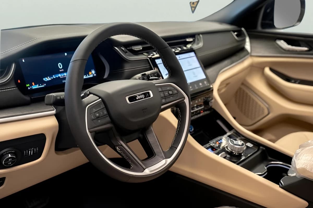 جيب جراند شيروكي 2024