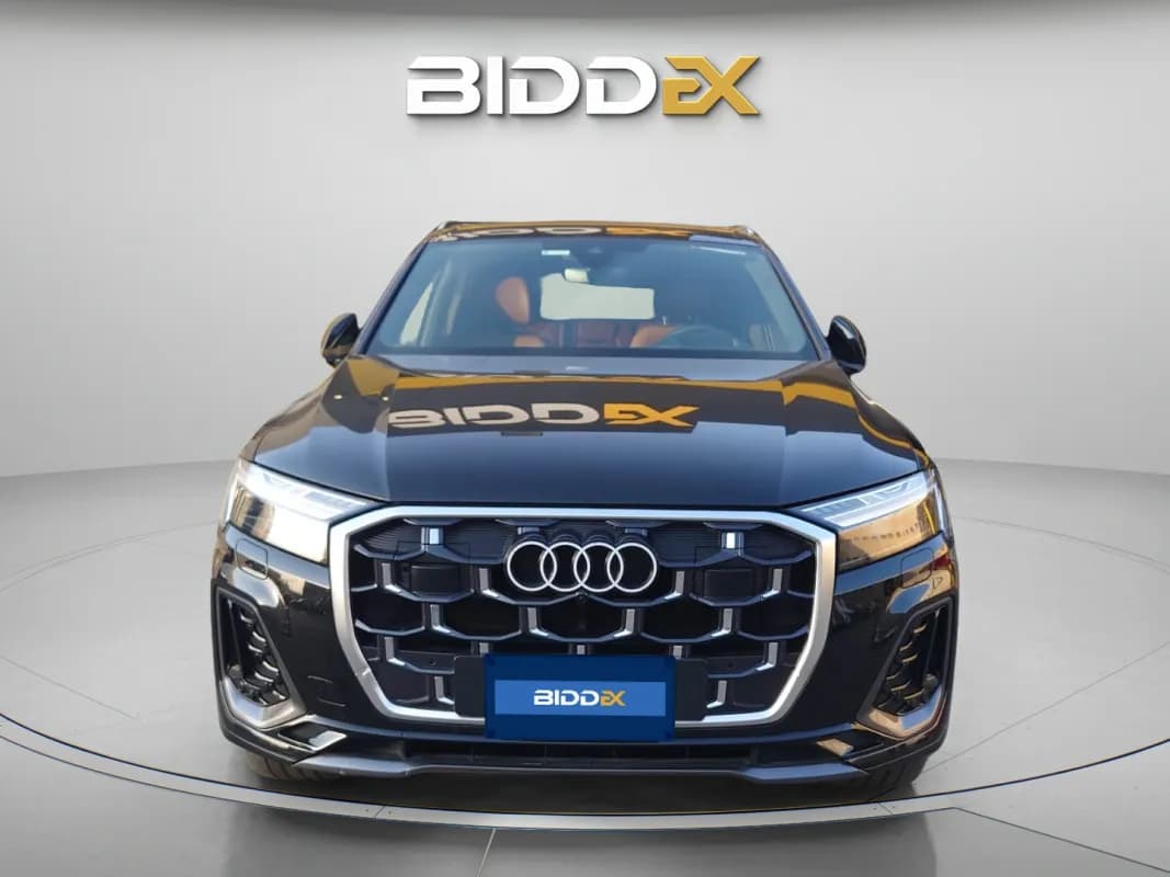 أودي Q7 2024 اس-لاين أسود أوتوماتيك — مستعملة