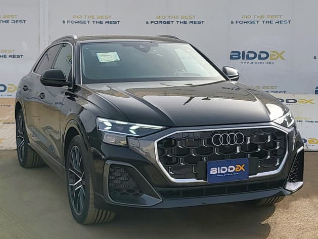 Audi Q8 2025 اس لاين أسود أوتوماتيك — جديدة - 1
