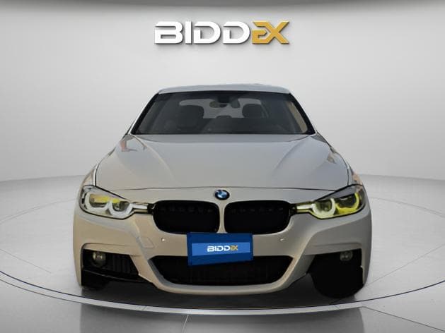 بي ام دبليو 318i 2018