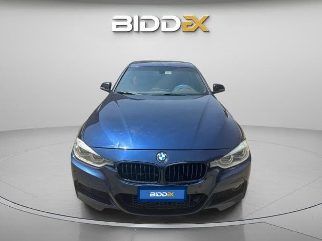 بي ام دبليو 320i 2019