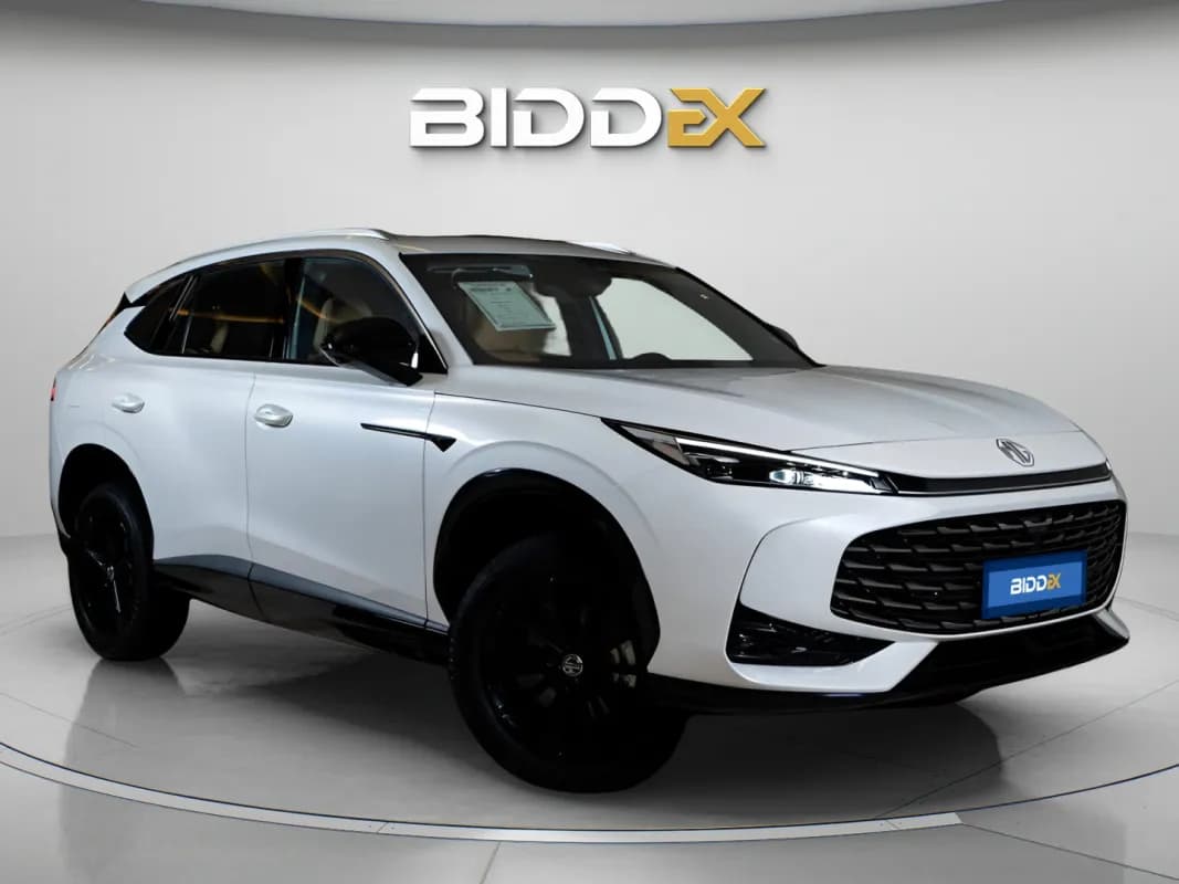 ام جي اتش اس 2026 لاكشري أبيض أوتوماتيك — جديدة